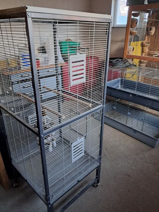 Vând Colivii pentru Păsări exotice