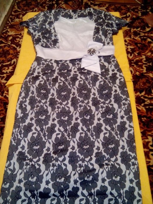 продается костюм двойка платье и пиджак