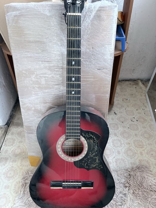 Продам гитару б/у