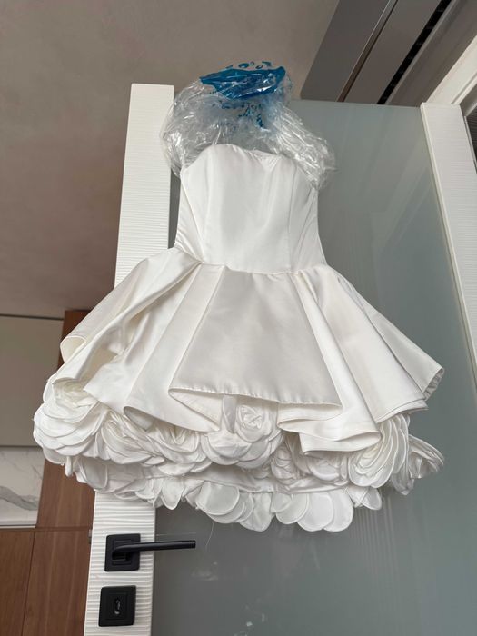 Рокля (бяла, официална)