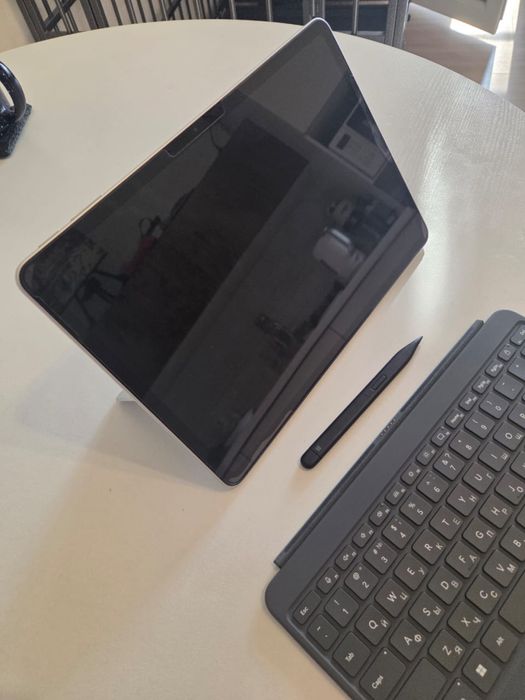 Microsoft Surface Pro 12 +клава и стилус
