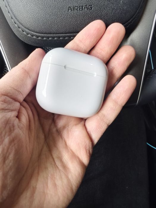 Продам Apple Airpods 4 в новом состоянии, мало использованный фулл ком