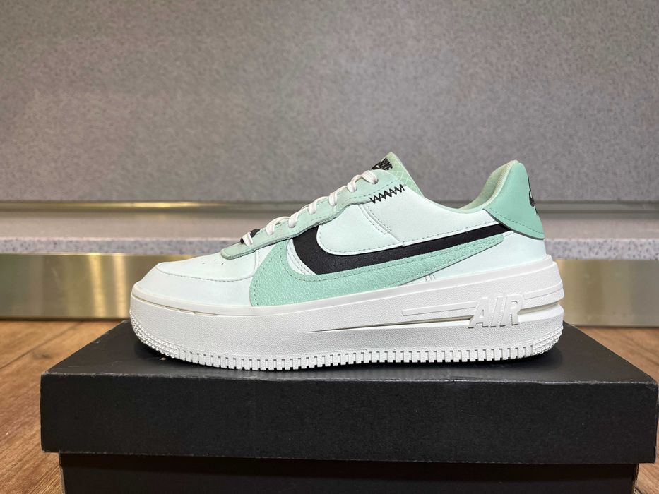 ОРИГИНАЛНИ *** Nike Air Force 1 PLT.AF.ORM "Barely Green"