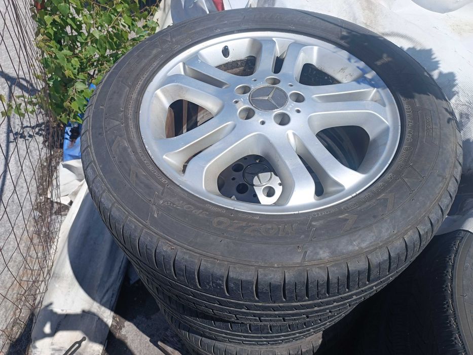 Лети джанти с гуми 255/55/18 DOT 0823 Mercedes ML164