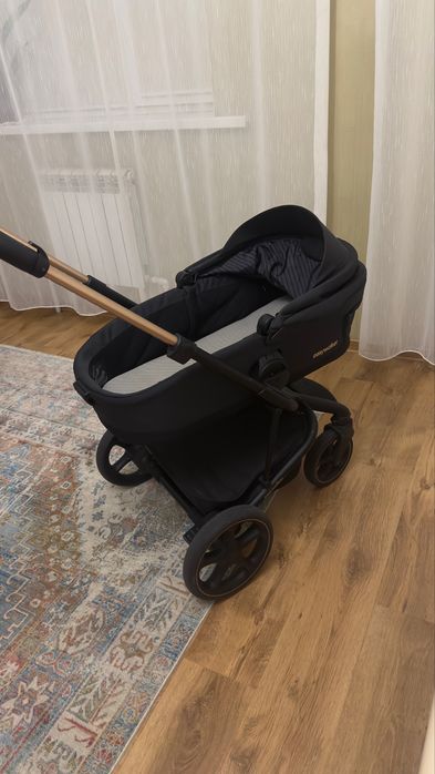 Продам коляску easy walker harvey