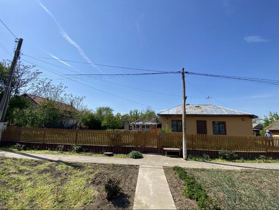 De vanzare Casa Batraneasca+Teren