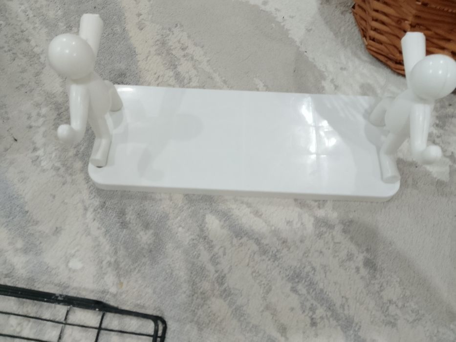 Полочки для хранения