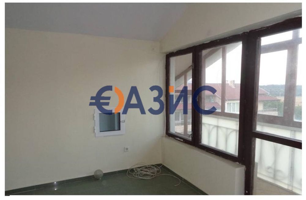 Два етажа от къща в с. Кранево, на 1 500 метра от морето, обл. Добрич,