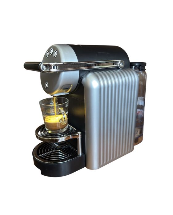 Espresor cafea Nespresso Zenius – Profesional, Stare Excelentă + CADOU