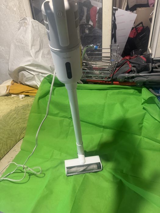 Срочно продам ручной пылесос