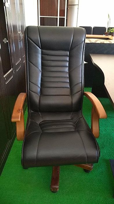 Продается кресло офисный