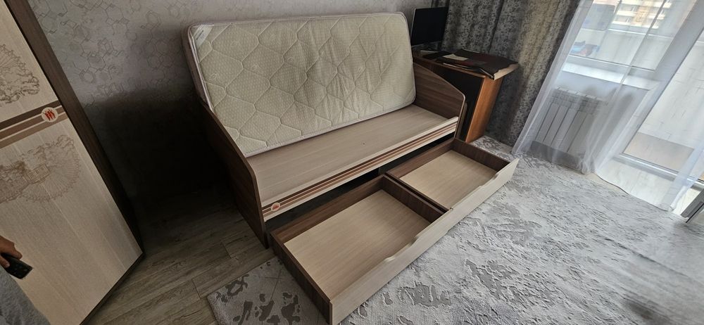 продам односпальную кровать