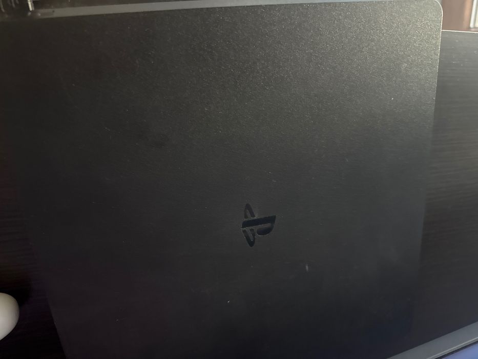 Și Ps 4 plus jocuri un contrller editie lim