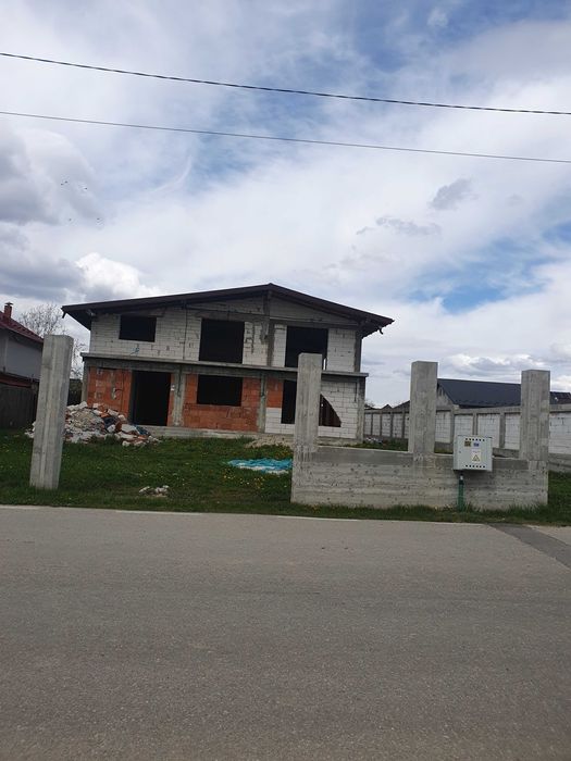 Casă de vânzare, Geamăna, Bradu