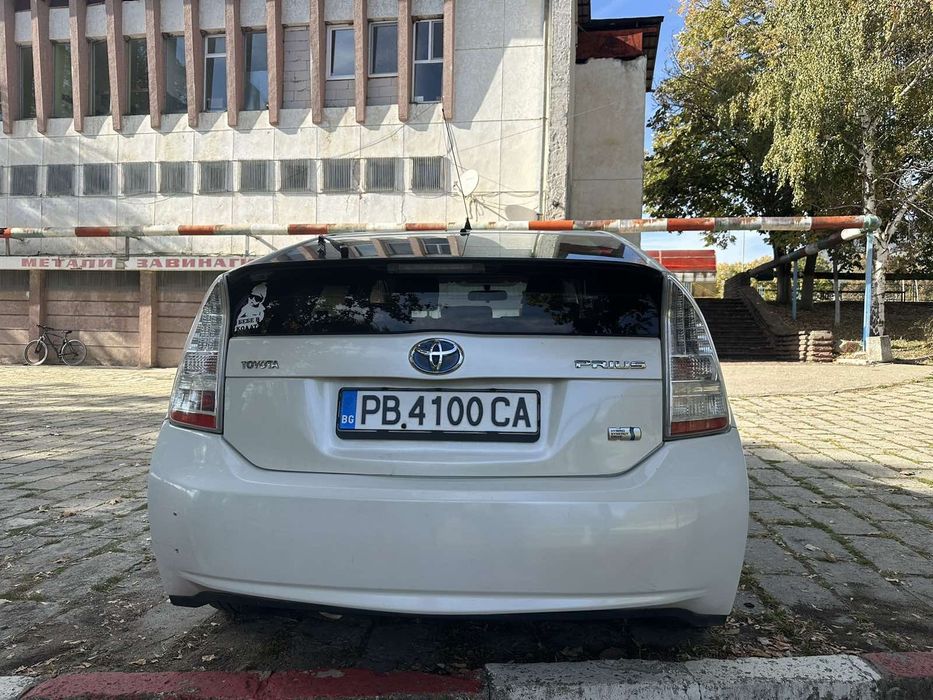Toyota prius хибрид