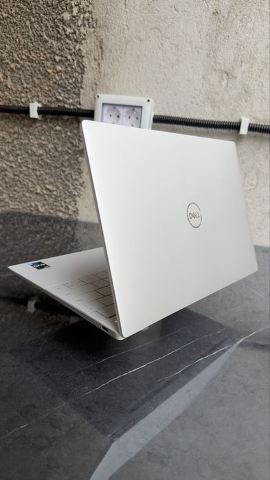 Dell XPS 13” OLED  i7(Gen12)/32GB DDR5/2TB nVME Pure White