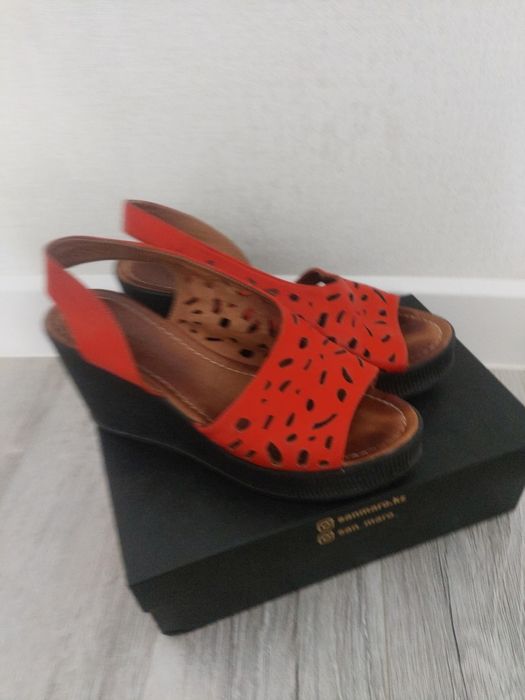 Продаётся босоножки