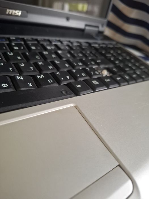 Продавам два лаптопа Toshiba Satellite A200 и  MSI. Работещи за части