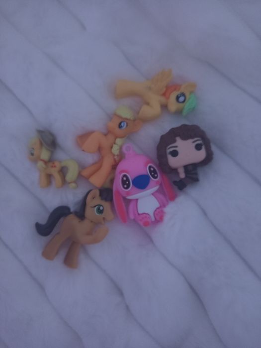 мелочёвка,маленькие игрушки