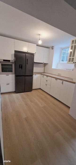 Apartament 6 camere langa Piata Victoriei, la cheie, ideal investitie