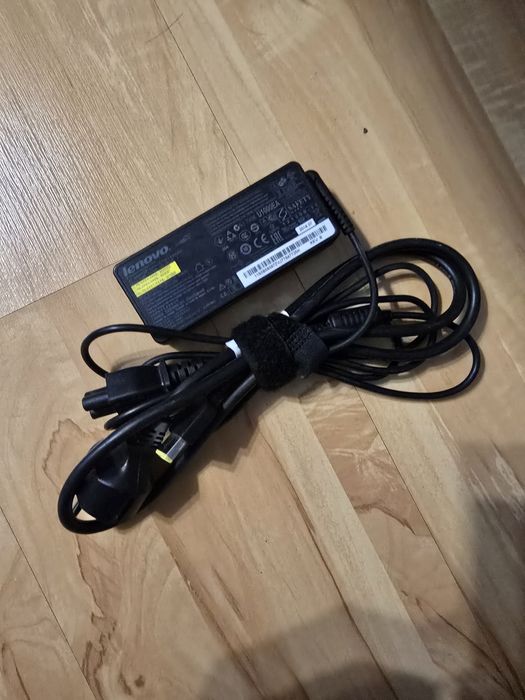 Зарядное устройство на ноутбук/пк