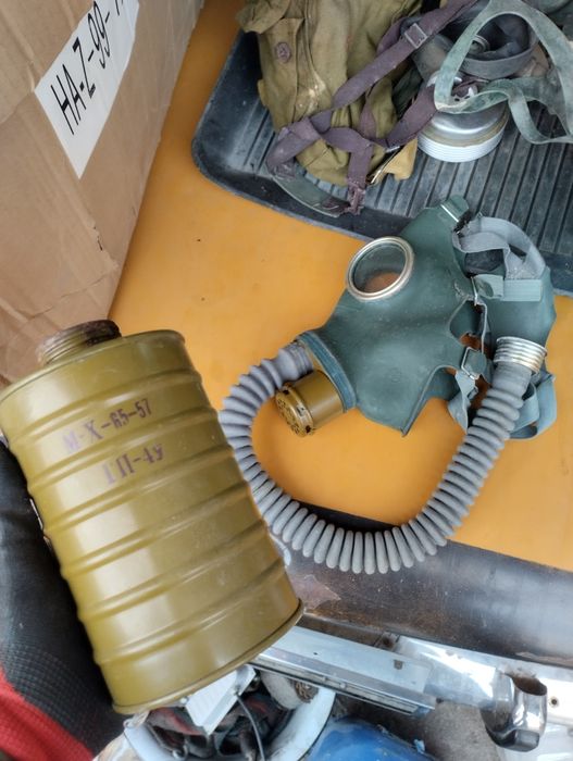 Противогазы разные