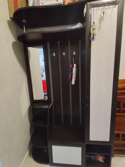 Прихожая, шкафы б/у,1 этаж