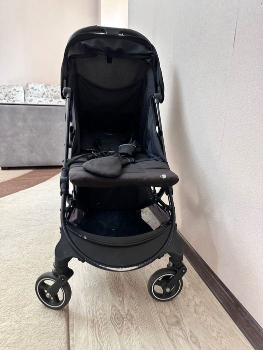Продам легкую коляску Evenflo
