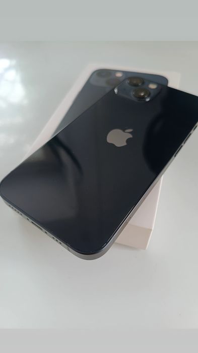 Продам новый айфон 13