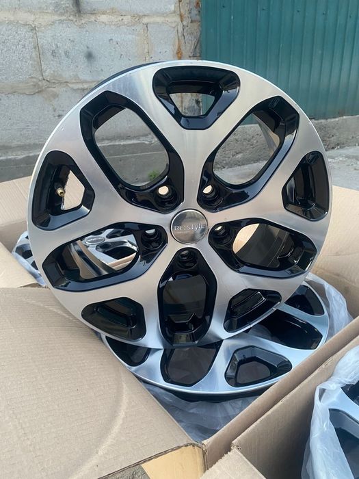 Продам Новые диски р16