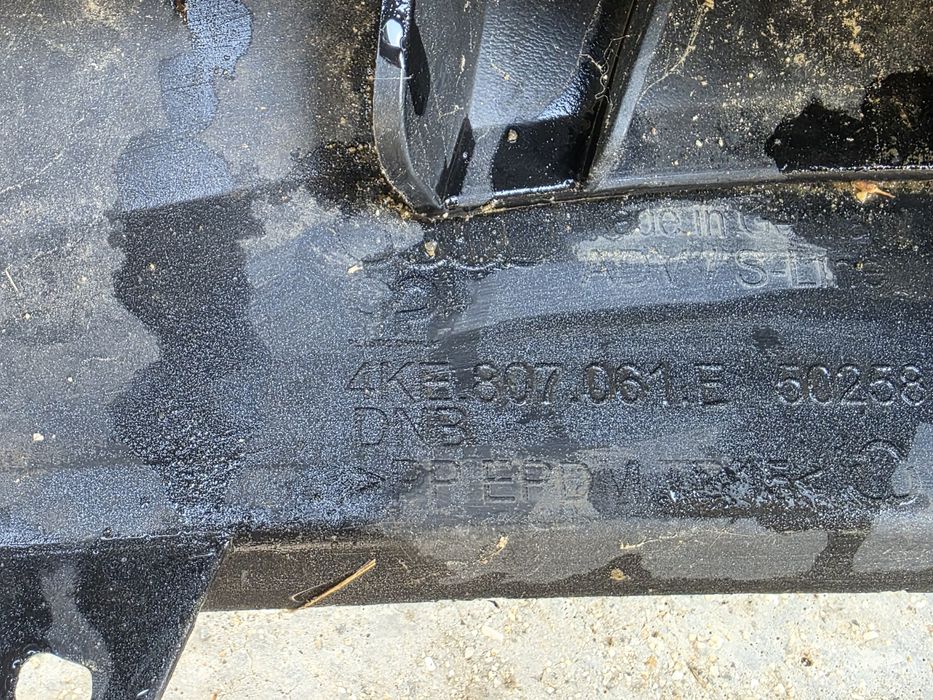 Audi Q8 E-Tron S-Line 2023 предна броня