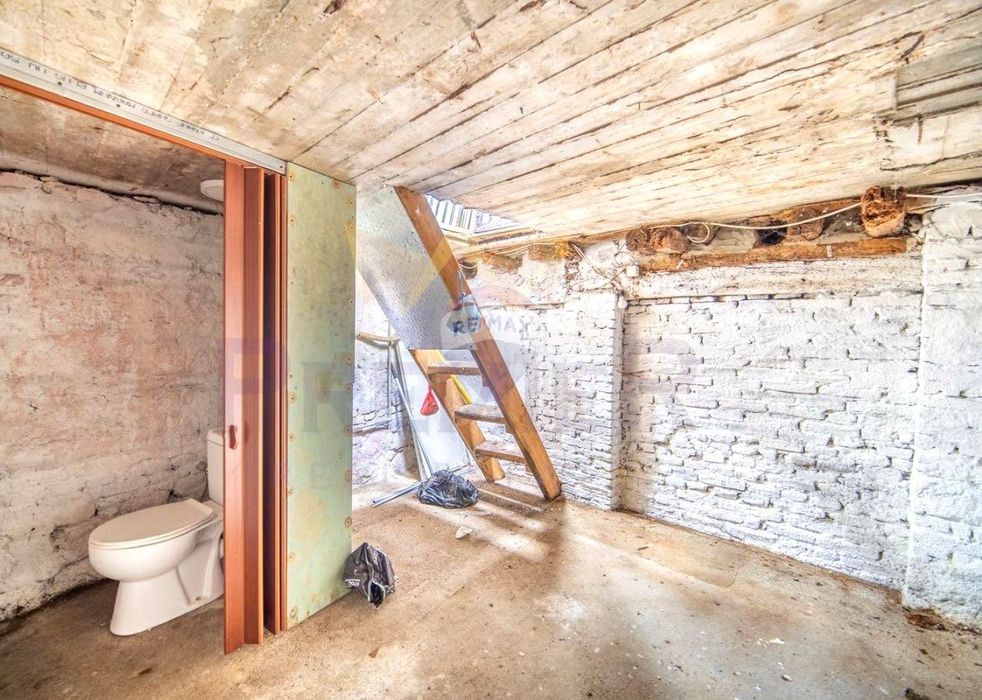 Продава се Магазин в Варна, Център - 26 кв.м за 1668 €/кв.м - Снимка #4