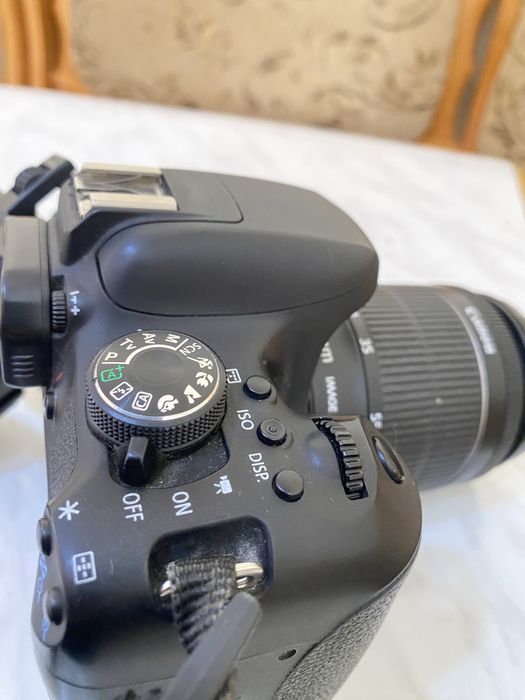 Canon 750 D komplekt 2 ta batareya i zaryadchik