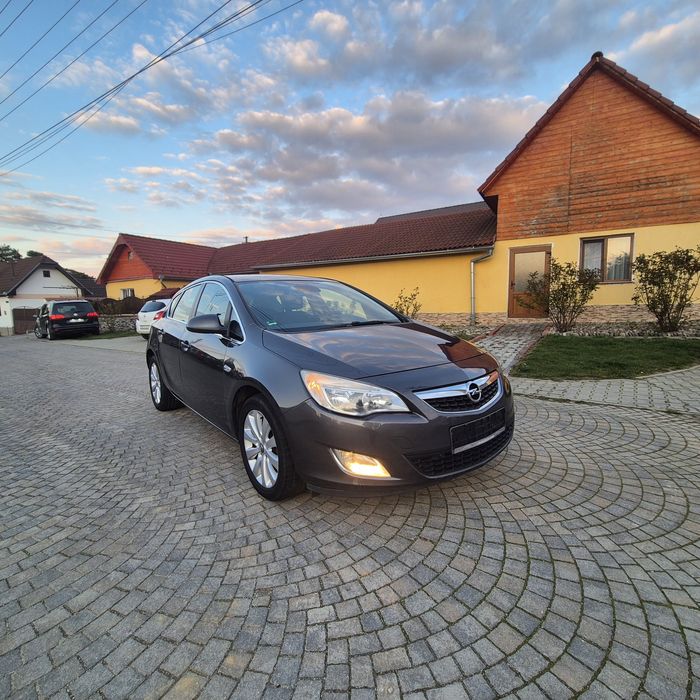 Opel Astra J /diesel /Euro 5/Navi /110 CP /Rate /Garantie /Germania /2011