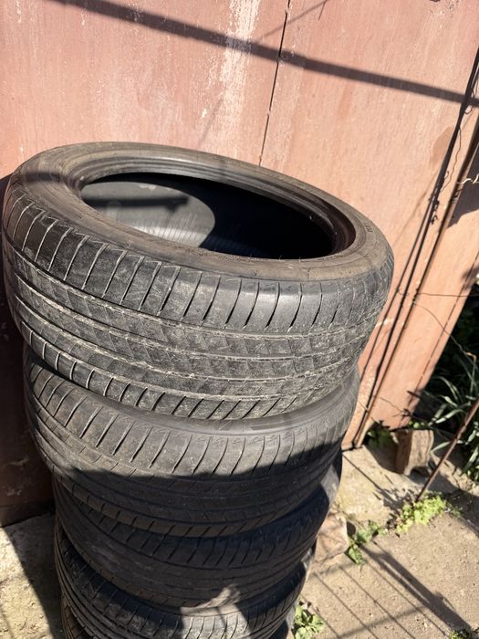 Vand anvelope vara  Bridgestone 225.50.17 + iarna Dunlop 225.55.17