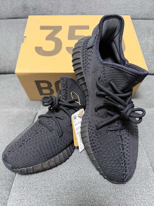 Yeezy Boost 350v2 Onyx
