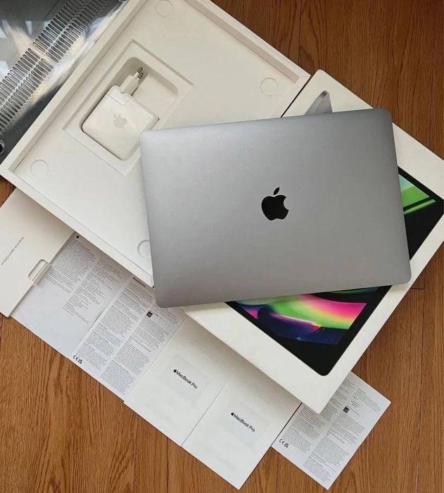 MacBook m1 pro 8/256 98% 26 цикл