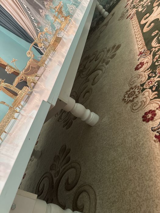 Стол для гостинной