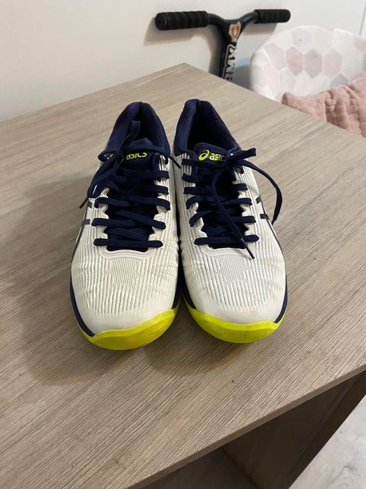 Волейболни обувки ASICS 39,5номер