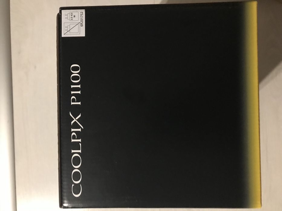 Aparat foto Nikon P1100 sigilat