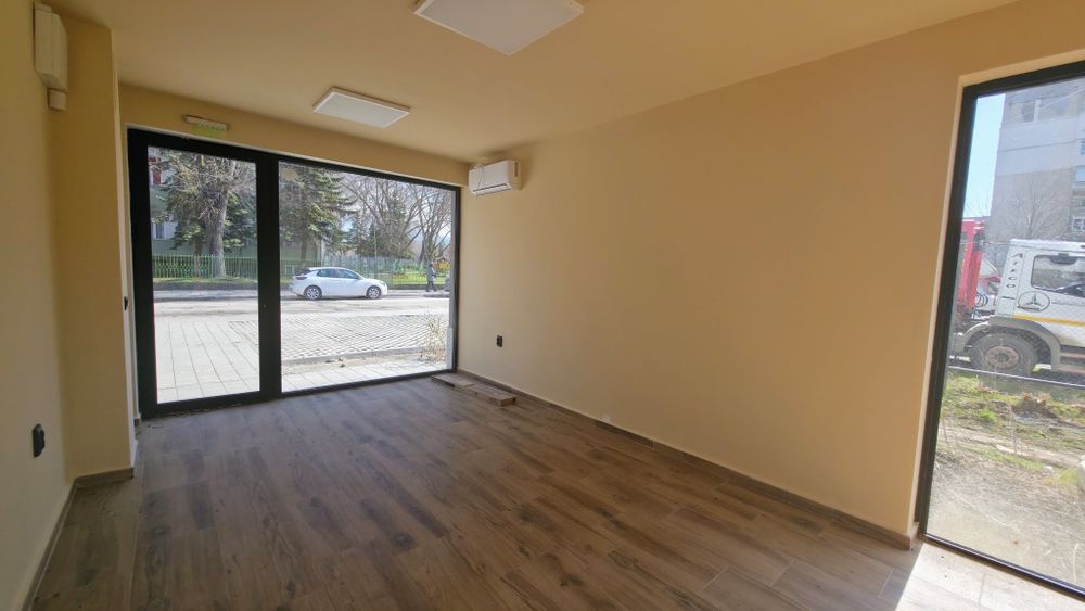 Дава се под наем Офис в Перник, Изток - 30 кв.м за 448.8 € - Снимка #5