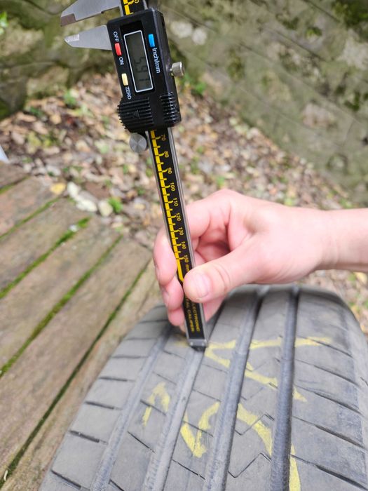 Гуми за електромобил 3 броя Hankook Ventus Rrime 4 215/55R17 98W DOT1523