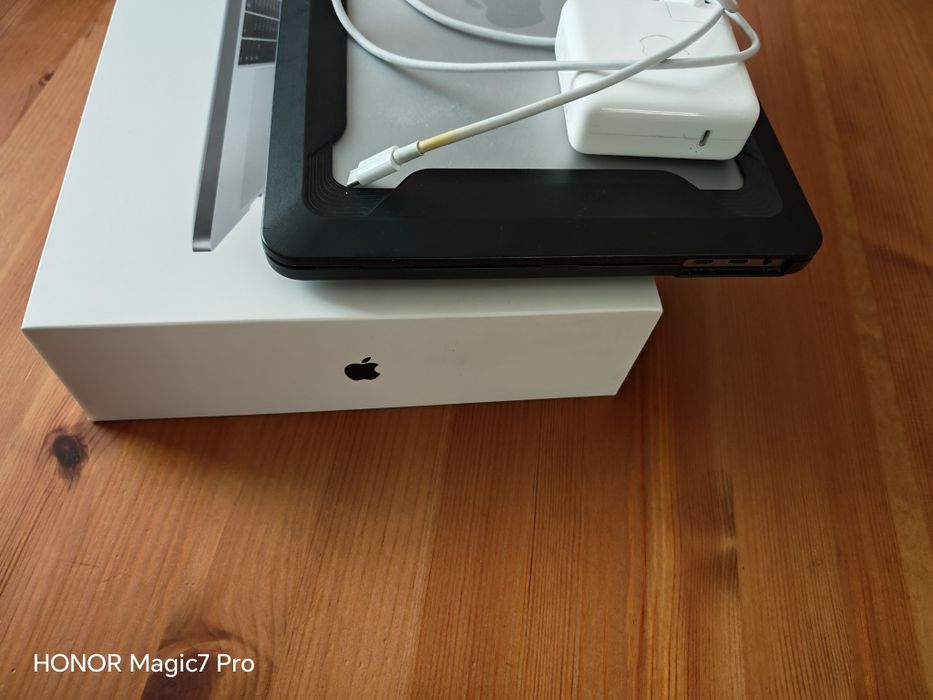 MacBook pro 13", 2018, touchbar