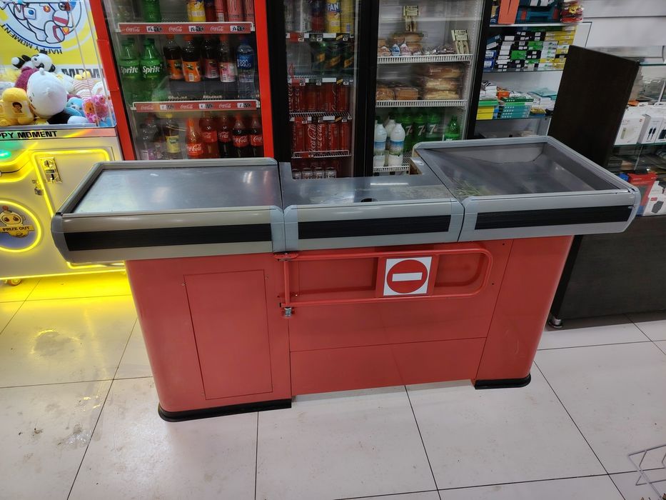 Продам кассовый стол