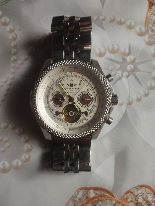 Часы мужские наручные