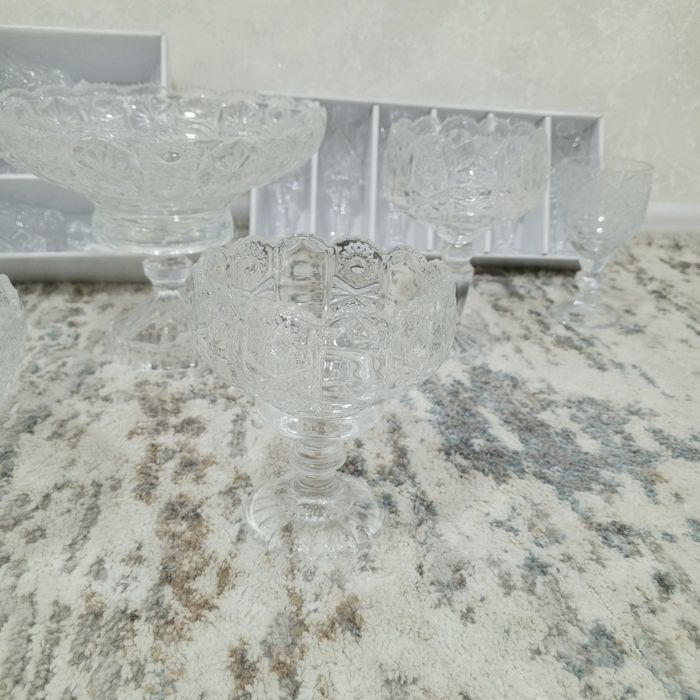 Chinni idishlar sotiladi