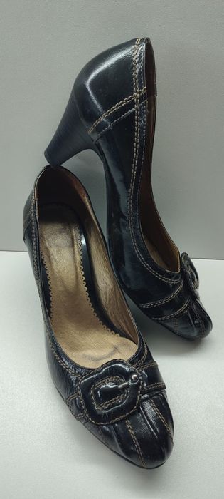 Обувь женская на каблуках