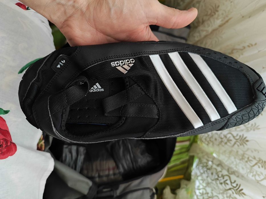 Мини чешки Adidas.