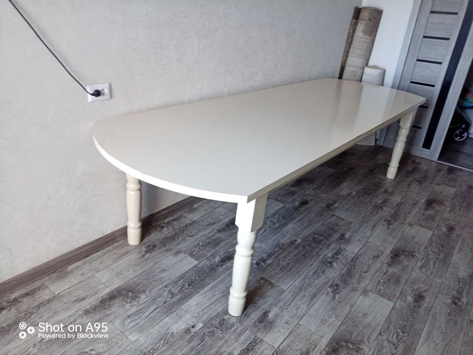 Продам стол  хороший состояние