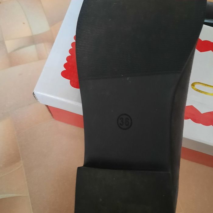 Продам туфли новые